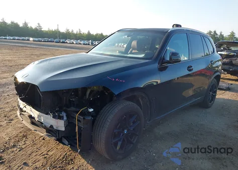 2021 BMW X5 xDrive40I z USA, uszkodzony, nr VIN 5UXCR6C09M9D76586